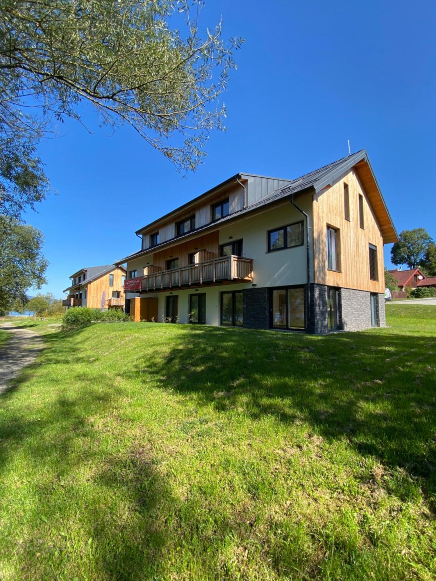 Apartman Na Brehu Lipna Черна-в-Пошумави Экстерьер фото